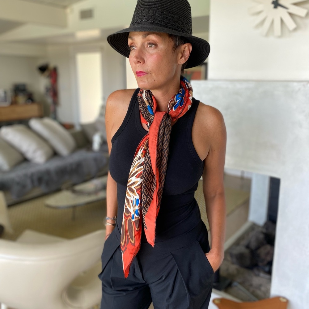 Fendi authentic silk scarf. Gorgeous subtle label mania. 100 present silk.